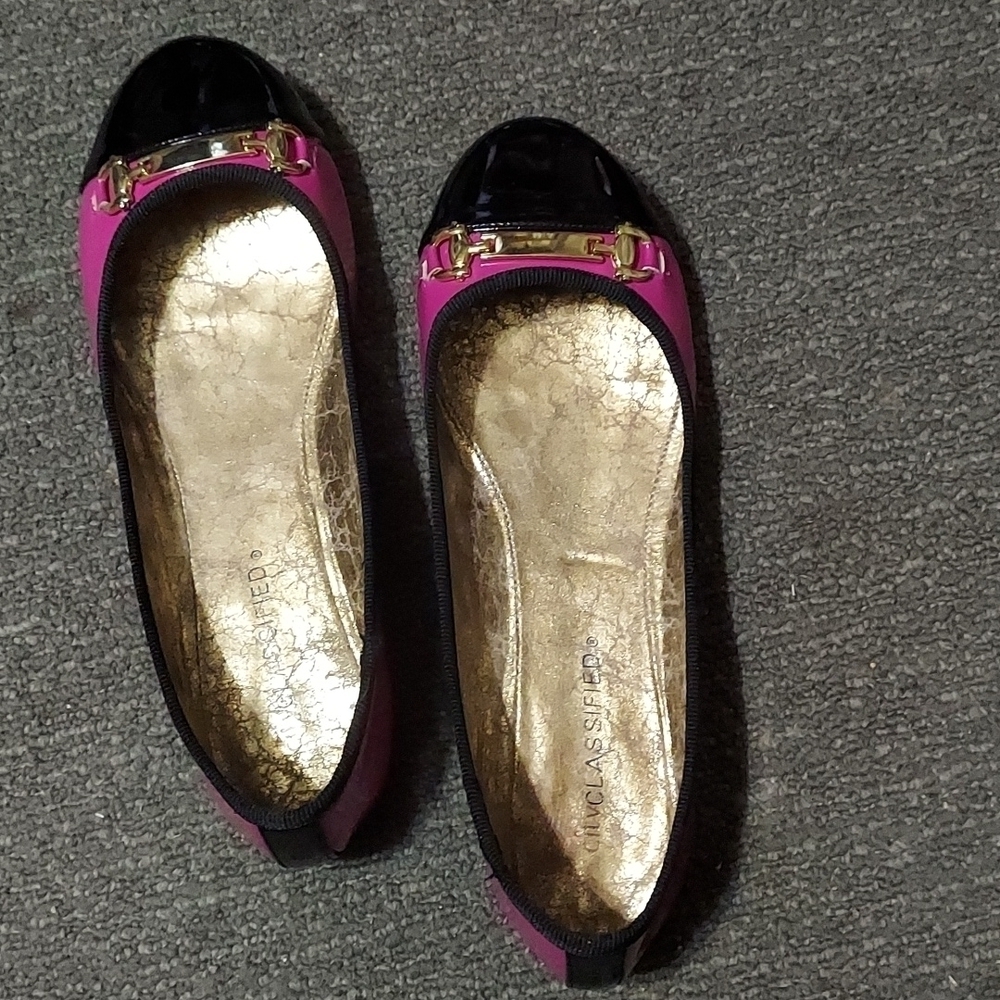CITY Classified Flats Size 7